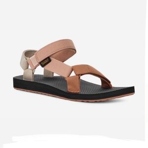 NWOT Teva Women's Sandals in Beige and Brown